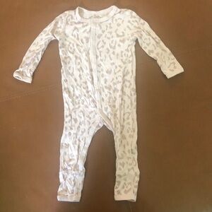 EUC Kyte Baby 6-12 Month Romper